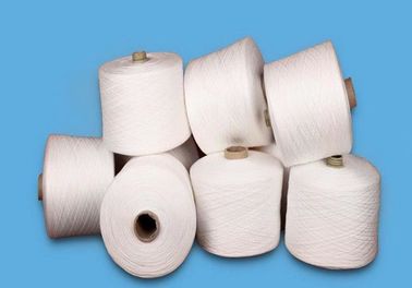 China 50/3 modelo crudo hecho girar el 100 por ciento puro de los hilados de polyester para la costura de la ropa proveedor