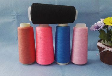 China La Virgen el 100% hizo girar el hilado 20s/2 del color del poliéster en el tubo de teñido para el hilo de coser proveedor