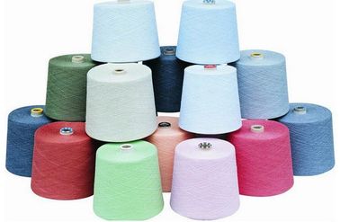 China Hilados de polyester hechos girar el 100% brillantes blancos o teñidos crudos de la Virgen para coser proveedor
