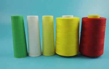 China Fabricante modificado para requisitos particulares del hilo de coser de la ropa del hilo 40/2 los 5000M del poliéster de la firmeza del color proveedor