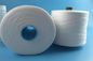 1.25KG por nudos del cono 40/2 de ningunos hizo girar los hilados de polyester para el hilo de coser en el tubo de teñido proveedor
