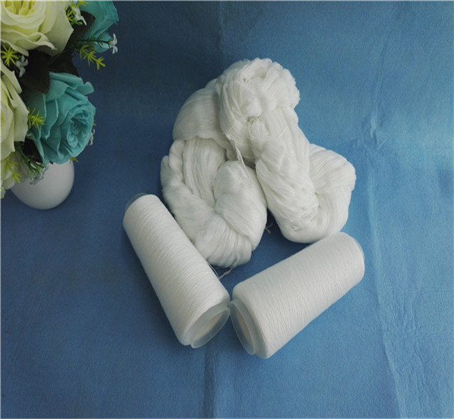 Hilados de polyester hechos girar de costura para el hilo de coser blanco hecho girar anillo del hilo de coser