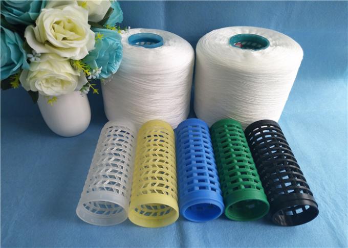 Hilados de polyester hechos girar el 100% en el tubo plástico para teñir con el certificado de OEKO