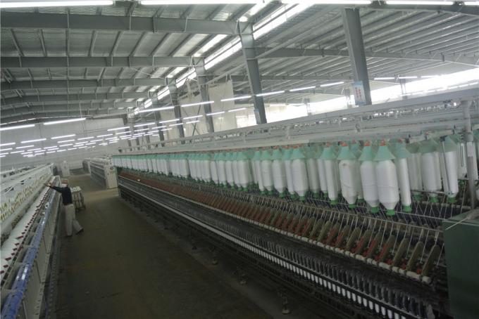 Los hilados de polyester hechos girar el poliéster de Dyetube 100% para el uso de costura, 100 hicieron girar los hilados de polyester