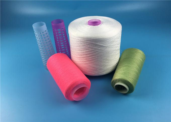 Venta al por mayor directa de teñido hecha girar poliéster crudo del fabricante de China de la venta caliente del tubo 40s/2 del hilado del blanco 100%